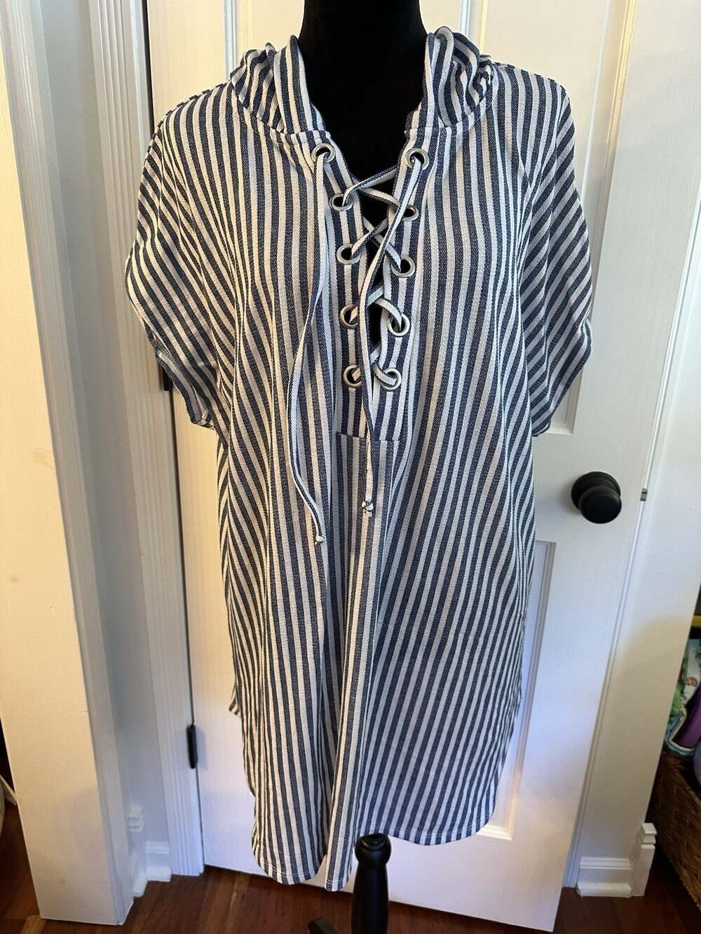 Time & Tru Cover Up Blue & White Striped Lace Up Hooded XL Nautical Short Sleeve